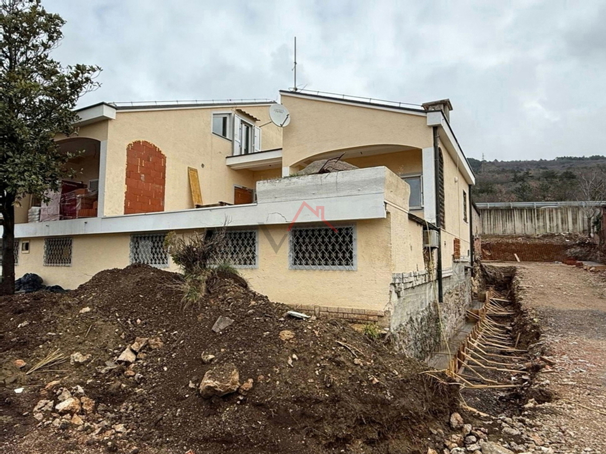 CRIKVENICA - 2S+DB, stanovanje s teraso in shrambo, 81 m2