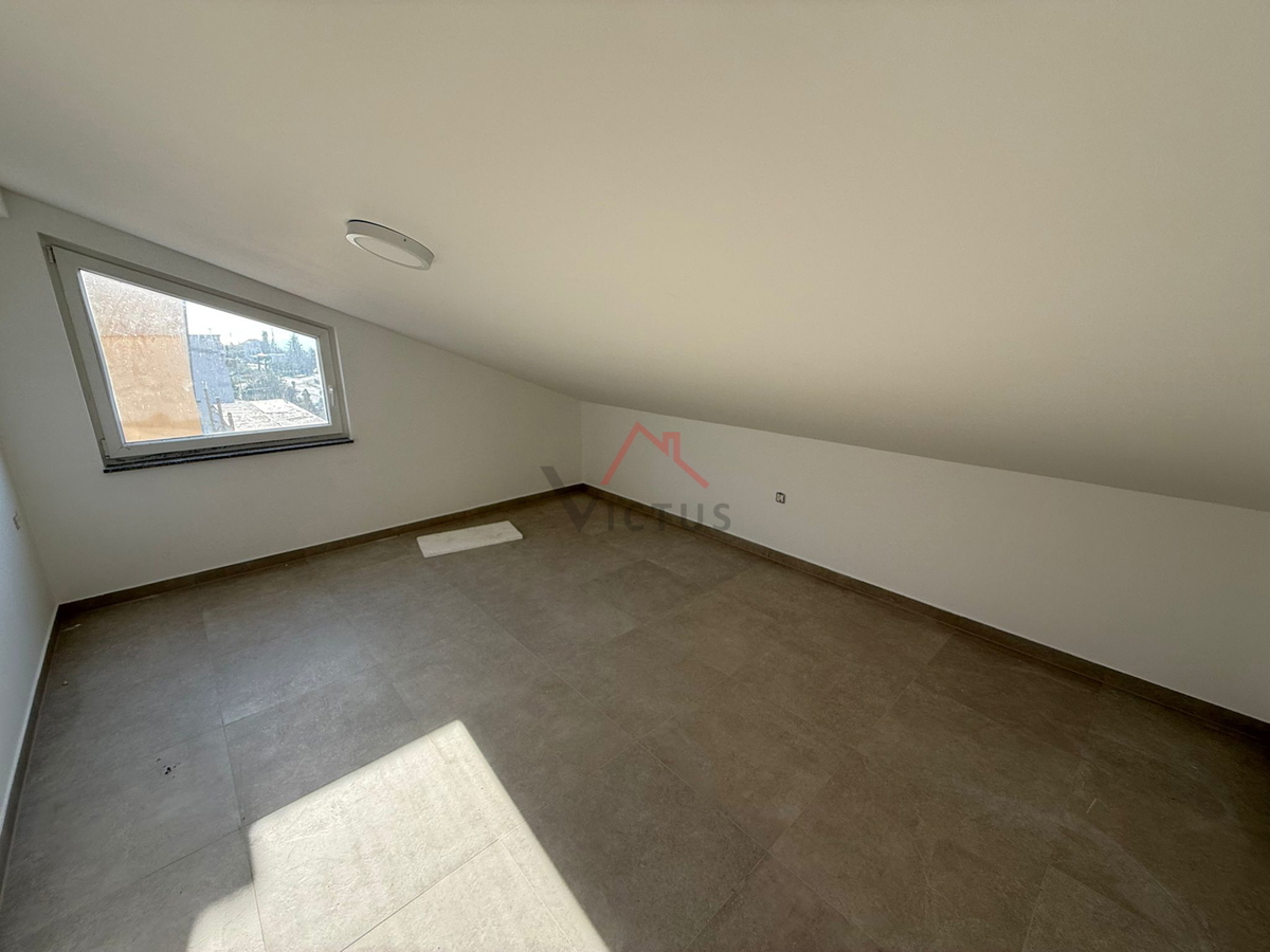 CRIKVENICA - 2S+DB, stanovanje s teraso in shrambo, 81 m2