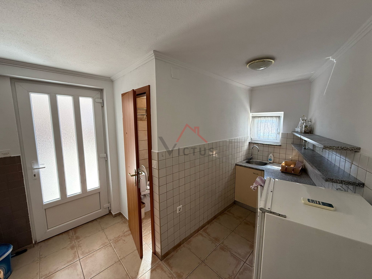CRIKVENICA - Stan s prostorno teraso, 53 m2