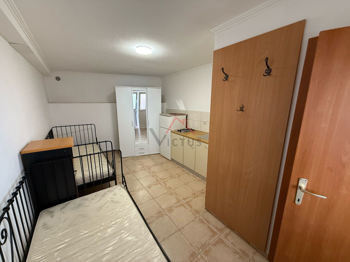 CRIKVENICA - Stan s prostorno teraso, 53 m2