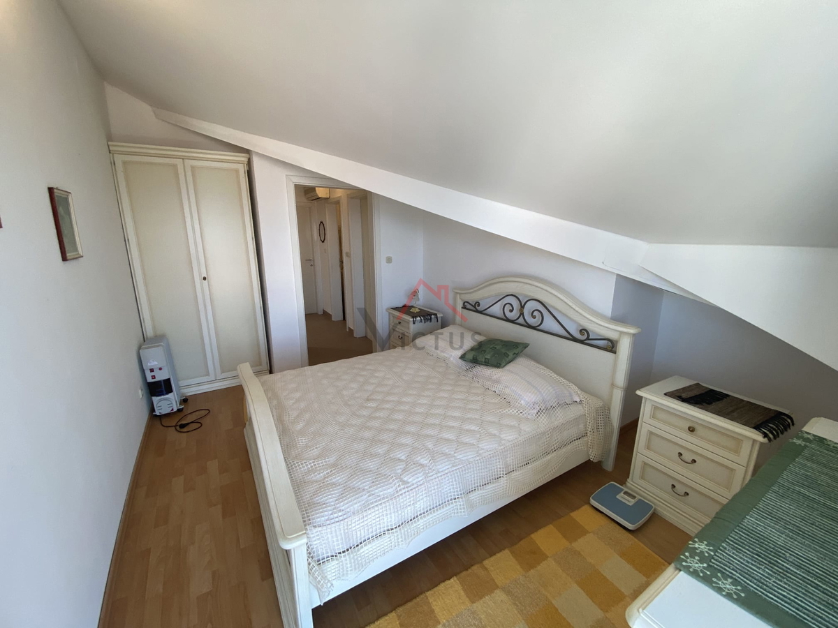 CRIKVENICA - 2S+DB, 100 m od morja, 75 m2