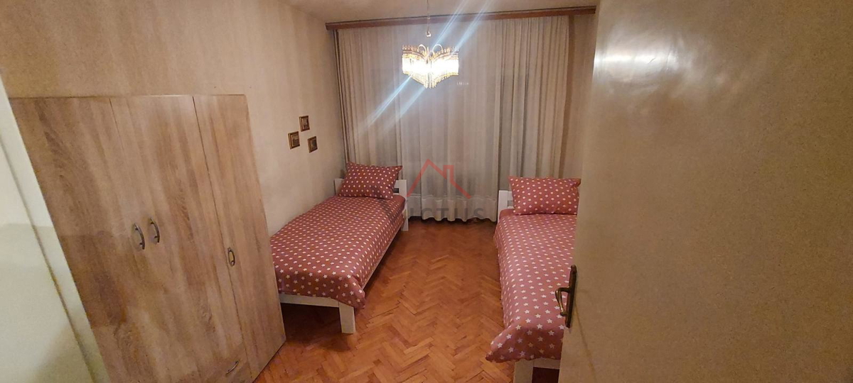 SELCE - Samostojna hiša z vrtom, 150 m od morja