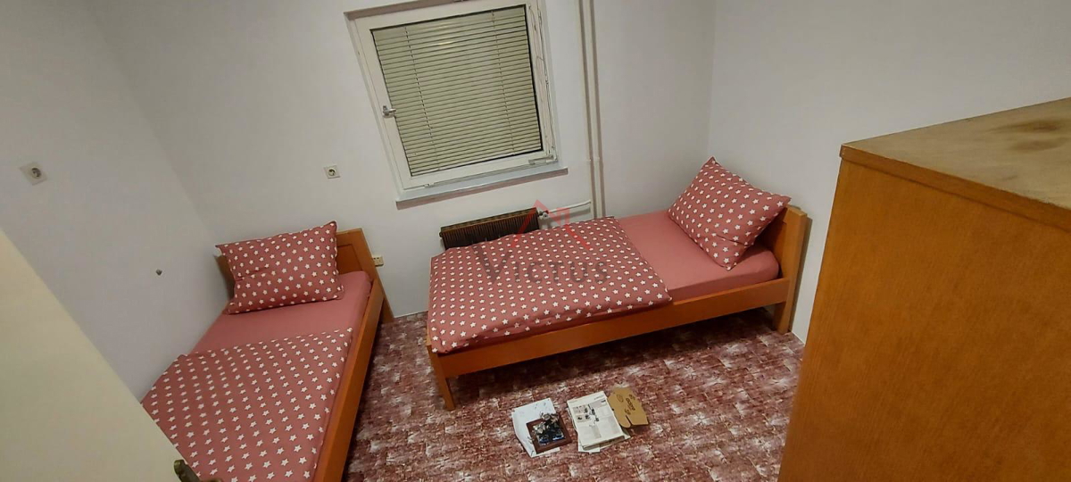 SELCE - Samostojna hiša z vrtom, 150 m od morja