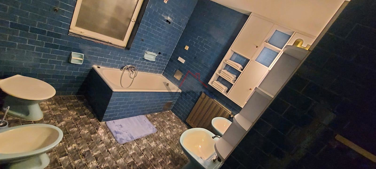 SELCE - Samostojna hiša z vrtom, 150 m od morja