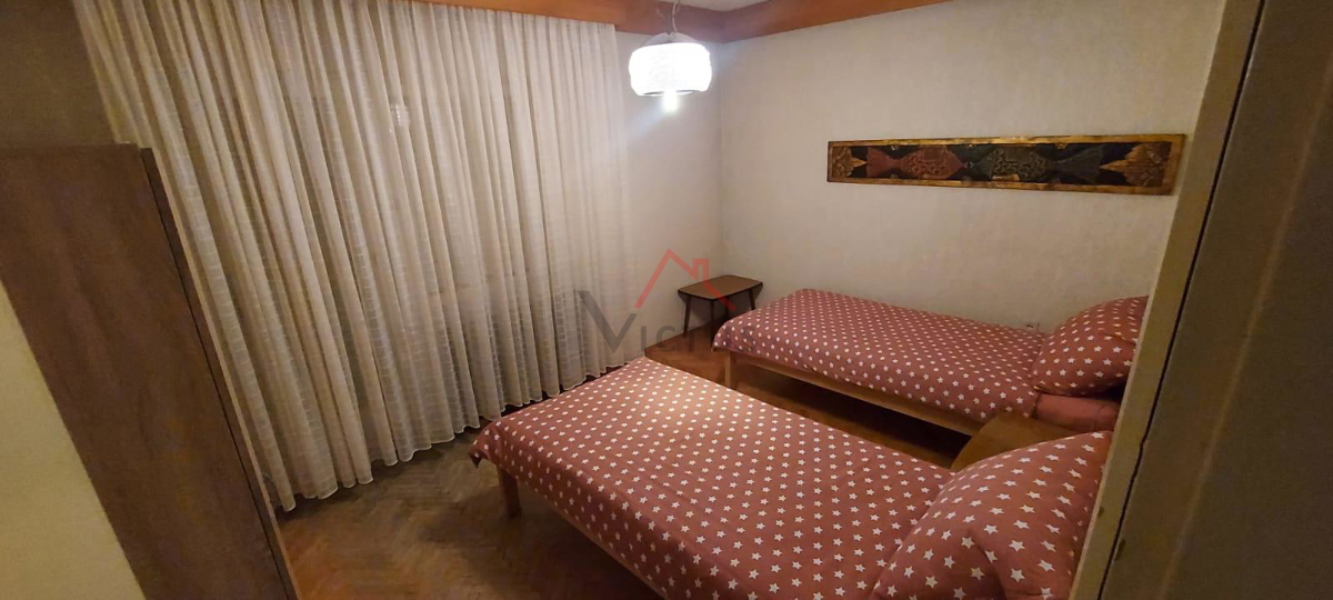 SELCE - Samostojna hiša z vrtom, 150 m od morja