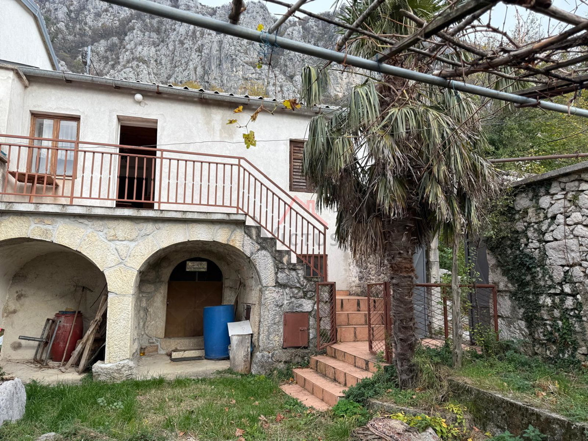 GRIŽANE - Kamnita hiša