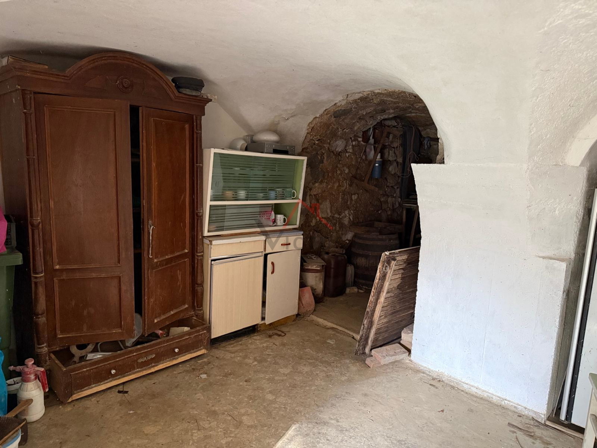 GRIŽANE - Kamnita hiša