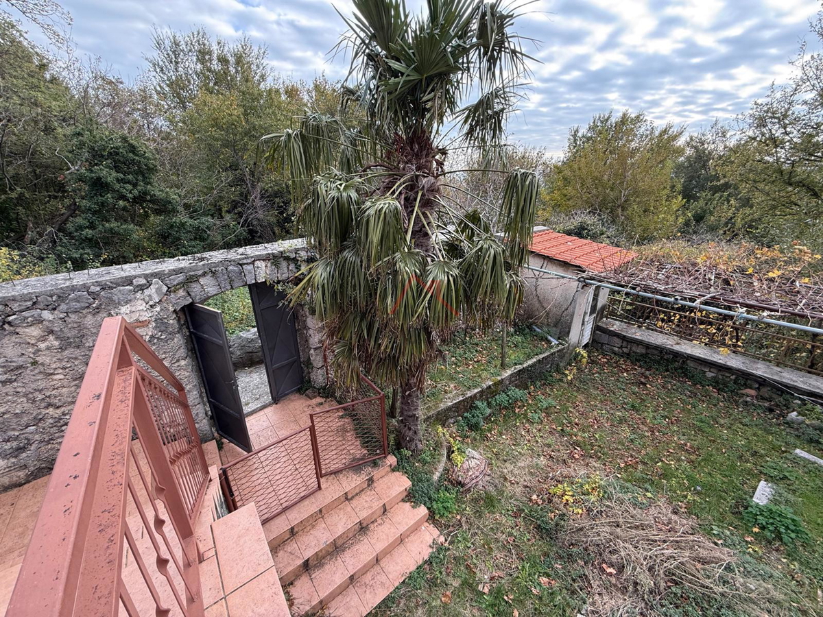 GRIŽANE - Kamnita hiša