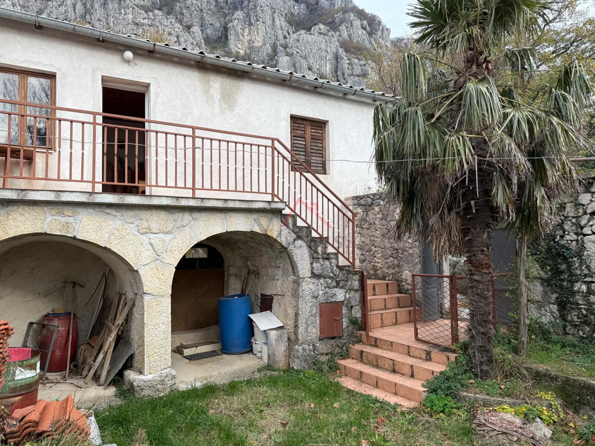 GRIŽANE - Kamnita hiša