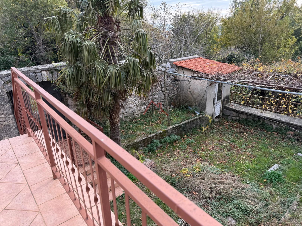 GRIŽANE - Kamnita hiša