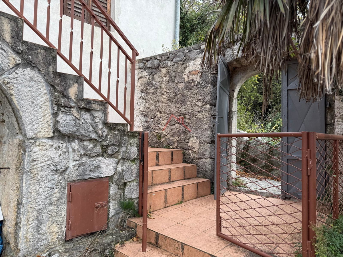 GRIŽANE - Kamnita hiša