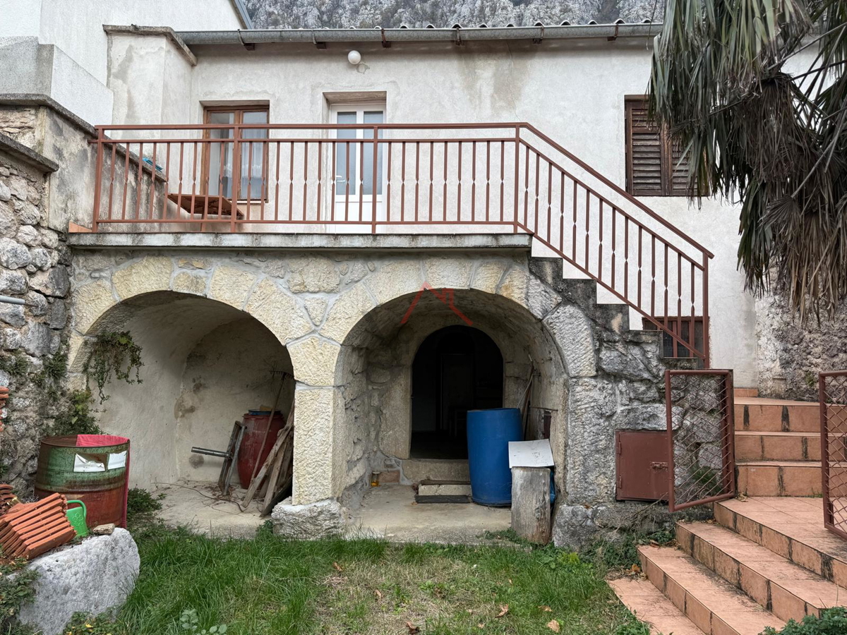 GRIŽANE - Kamnita hiša