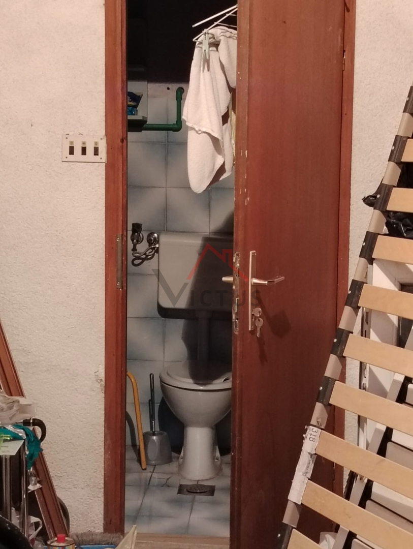 GRIŽANE - Dve hiši in pomožni objekt