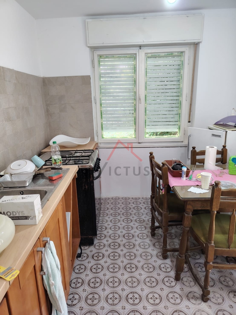 GRIŽANE - Dve hiši in pomožni objekt