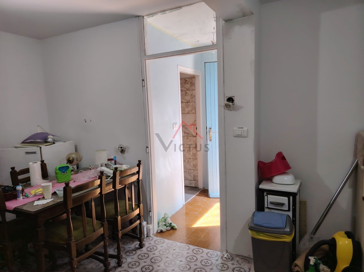 GRIŽANE - Dve hiši in pomožni objekt