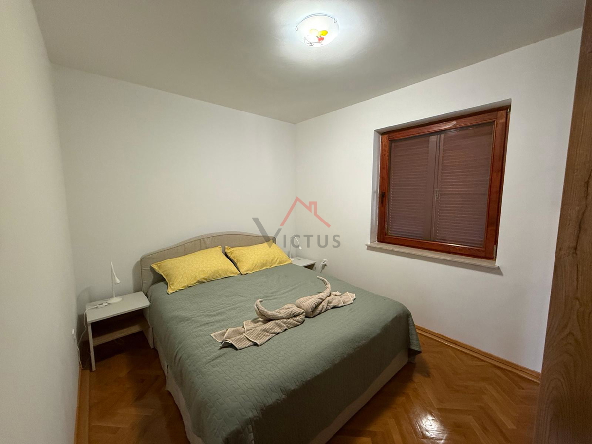 CRIKVENICA - Stanovanje v prvem nadstropju, 54 m2