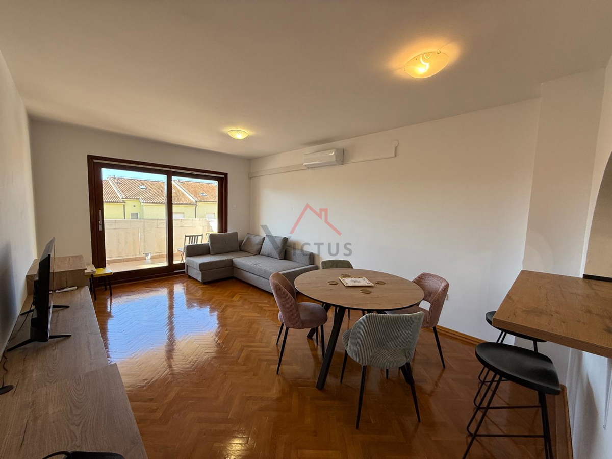 CRIKVENICA - Stanovanje v prvem nadstropju, 54 m2