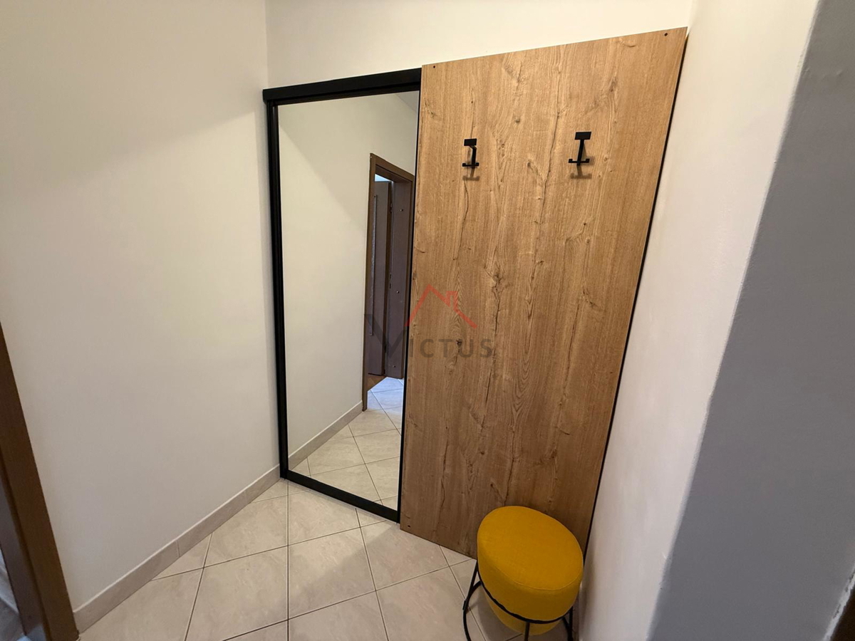 CRIKVENICA - Stanovanje v prvem nadstropju, 54 m2