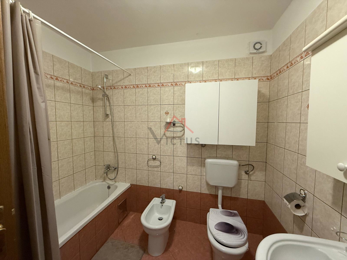 CRIKVENICA - Stanovanje v prvem nadstropju, 54 m2