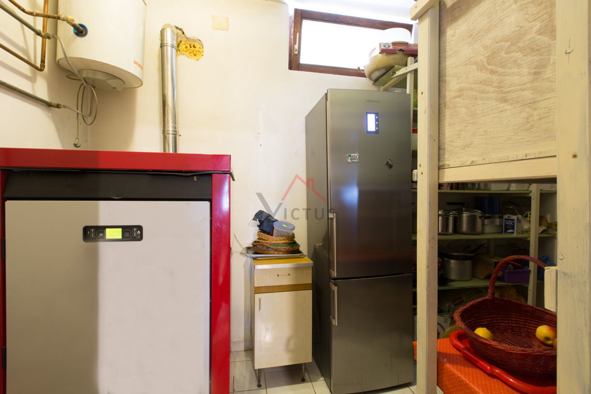 CRIKVENICA - Kamnita hiša z vrtom in garažo