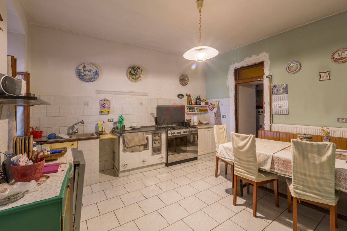 CRIKVENICA - Kamnita hiša z vrtom in garažo