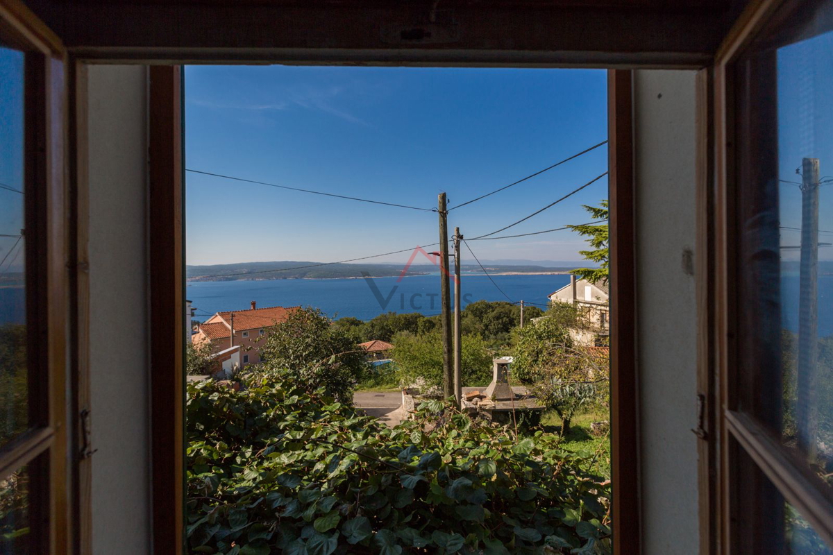 CRIKVENICA - Kamnita hiša z vrtom in garažo