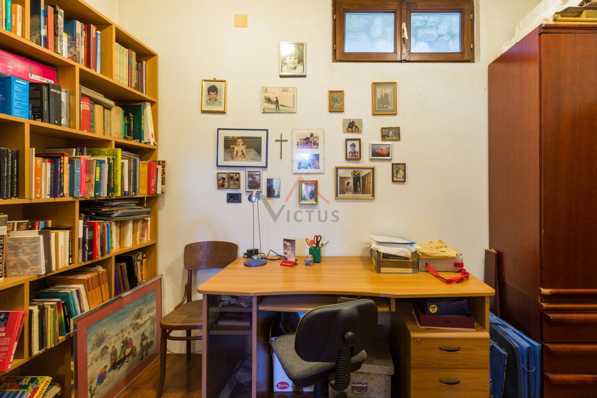 CRIKVENICA - Kamnita hiša z vrtom in garažo