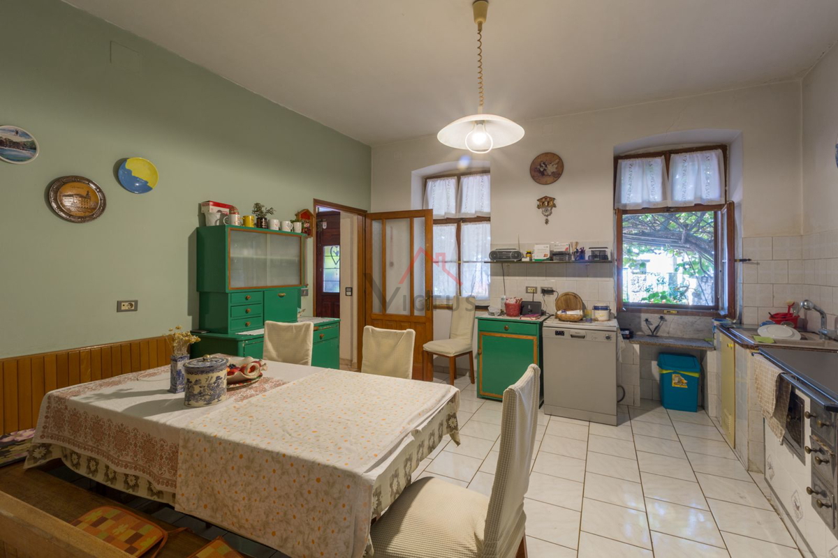 CRIKVENICA - Kamnita hiša z vrtom in garažo