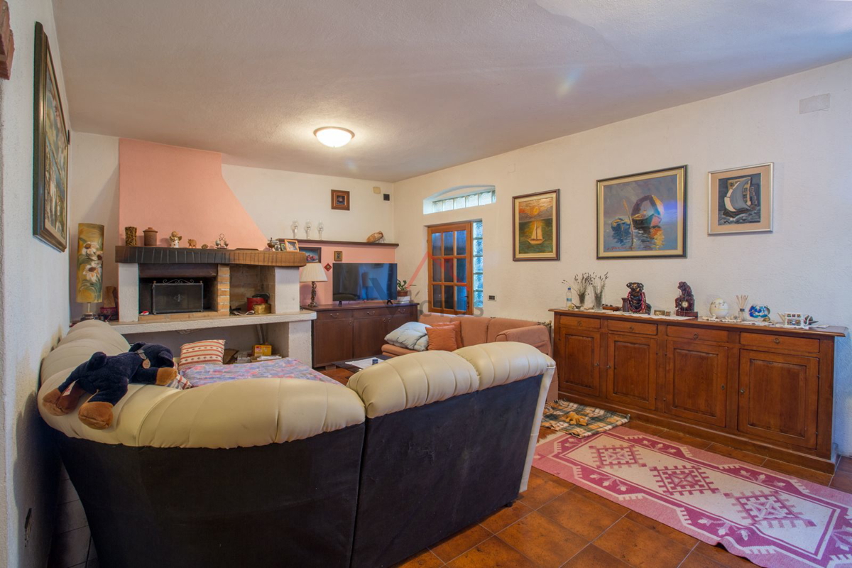 CRIKVENICA - Kamnita hiša z vrtom in garažo