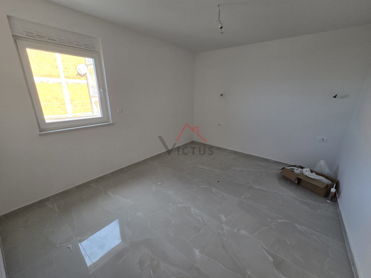 CRIKVENICA - 3S+DB, prostoren stan s teraso, 116 m2