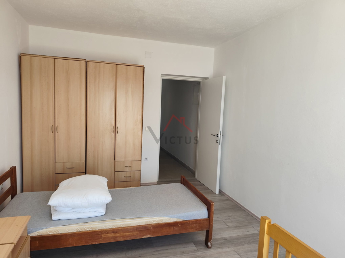 DRAMALJ - Stanovanje s teraso in veliko zemljišče