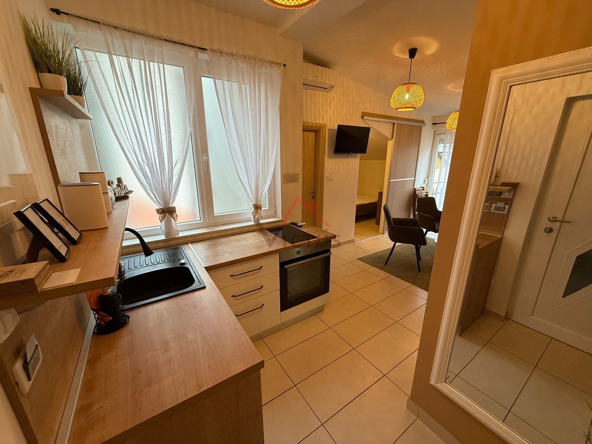 CRIKVENICA - 2S+DB, stanovanje v prvem vrsti ob morju, 41 m2