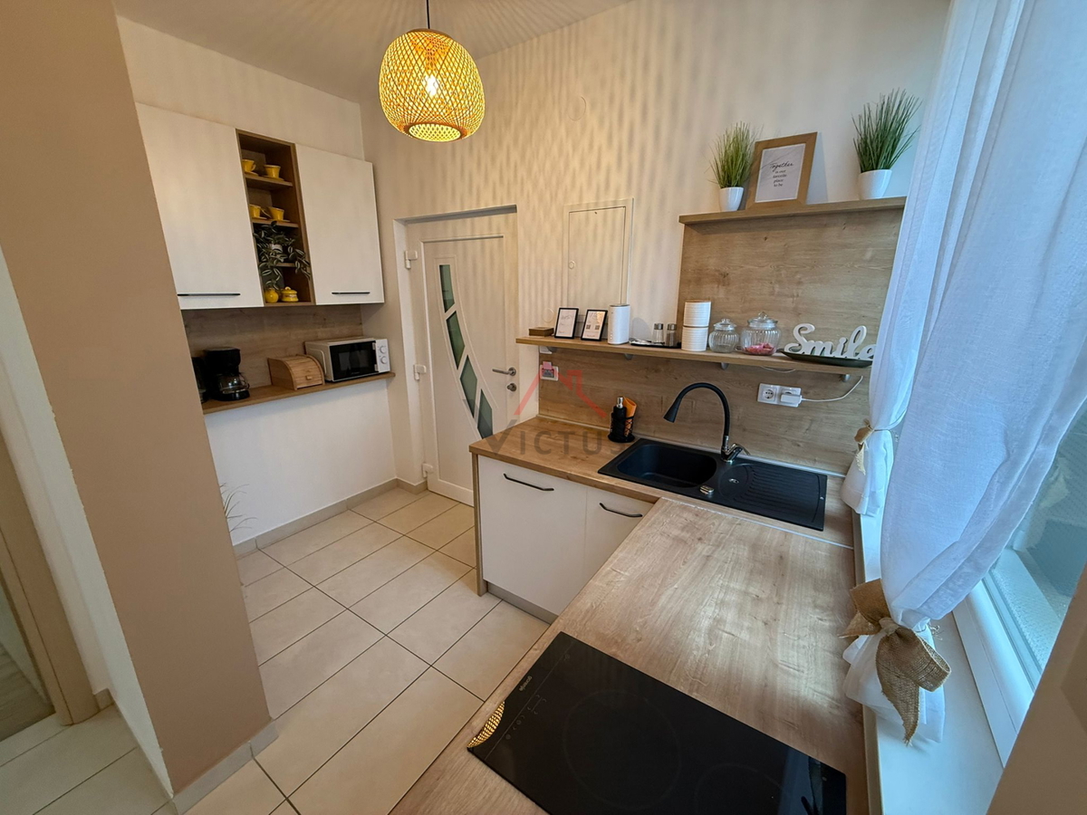 CRIKVENICA - 2S+DB, stanovanje v prvem vrsti ob morju, 41 m2