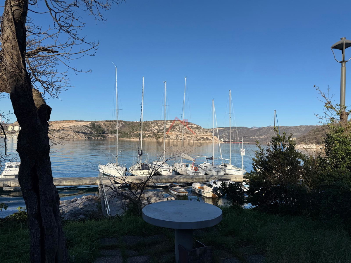 KRALJEVICA - Garsonjera, 100 metrov od plaže, 28 m2