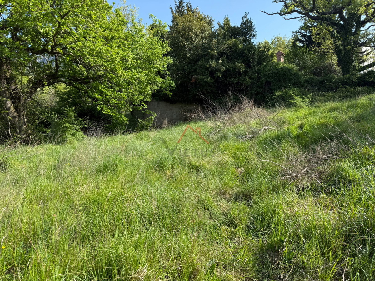 BRIBIR - Gradbeno zemljišče. 647 m2