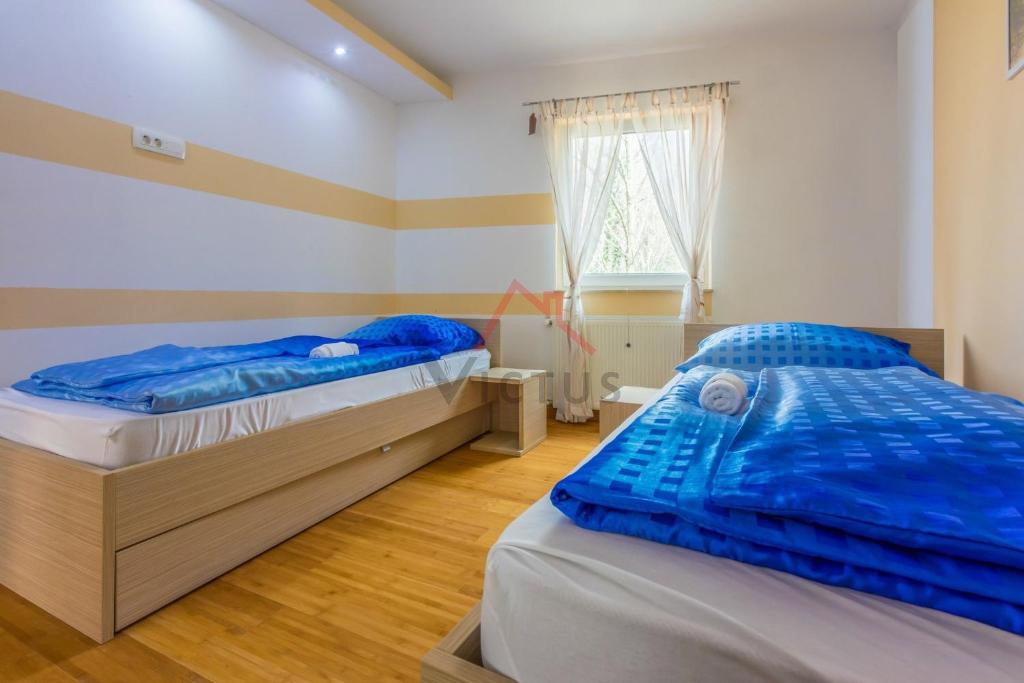 BRIBIR - Hiša s bazenom