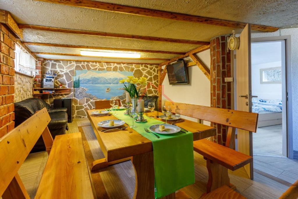 BRIBIR - Hiša s bazenom