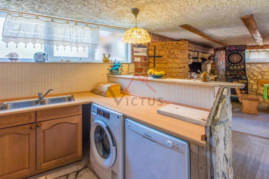 BRIBIR - Hiša s bazenom