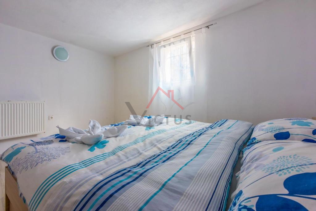 BRIBIR - Hiša s bazenom