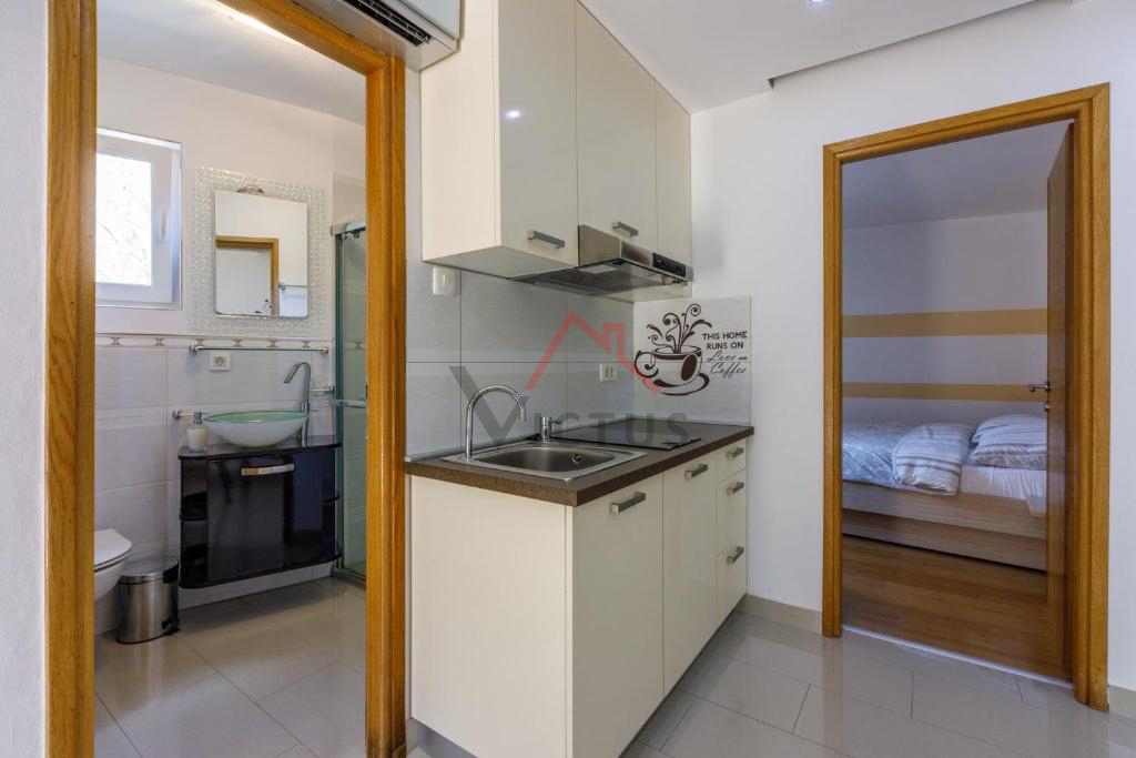 BRIBIR - Hiša s bazenom