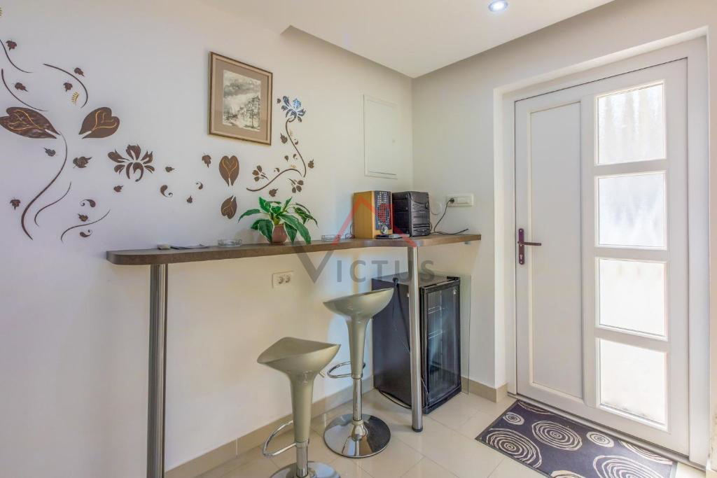 BRIBIR - Hiša s bazenom