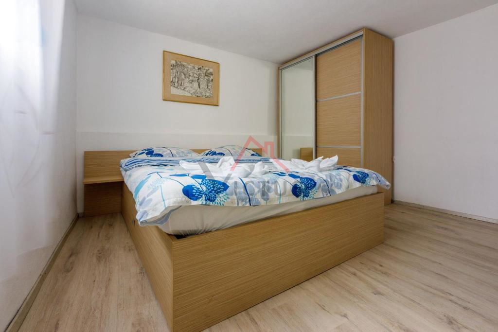 BRIBIR - Hiša s bazenom