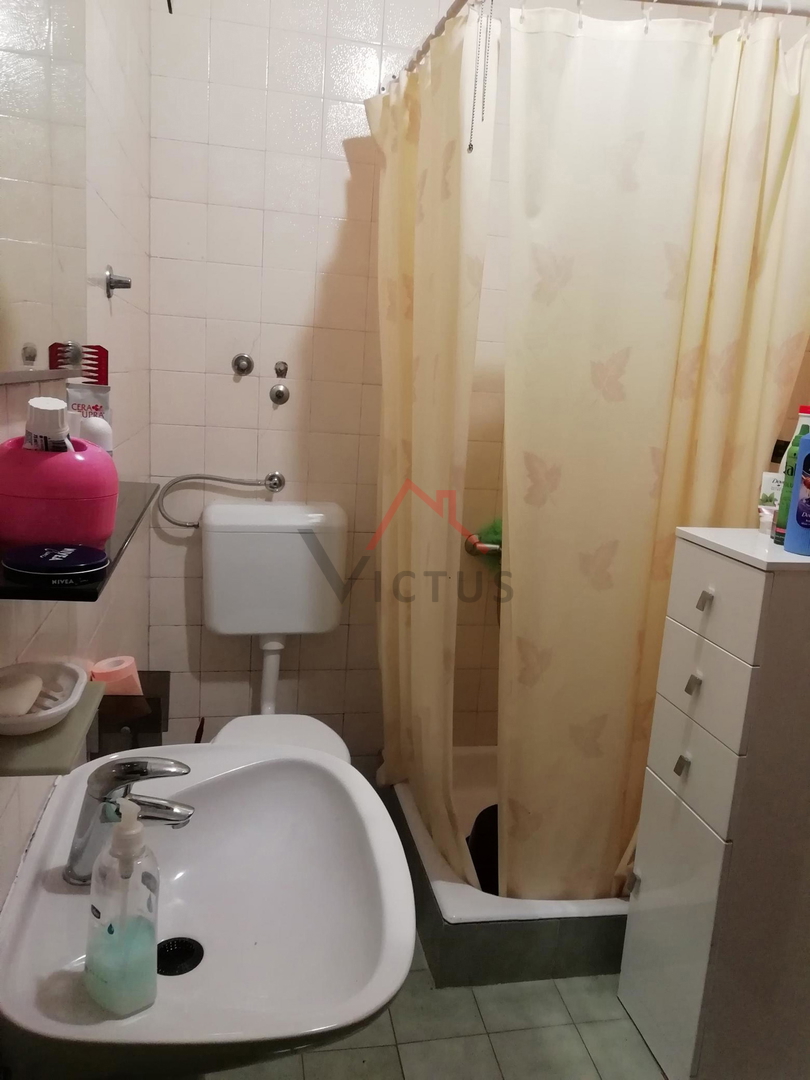 GRIŽANE - Samostojna hiša na mirni lokaciji