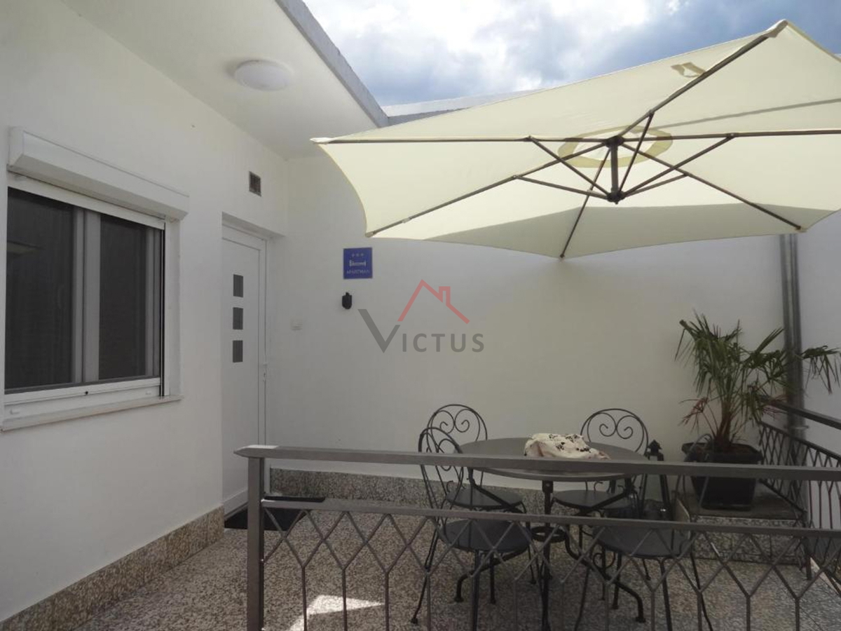 CRIKVENICA - Dve hiši v bližini centra
