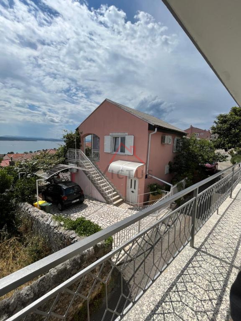 CRIKVENICA - Dve hiši v bližini centra
