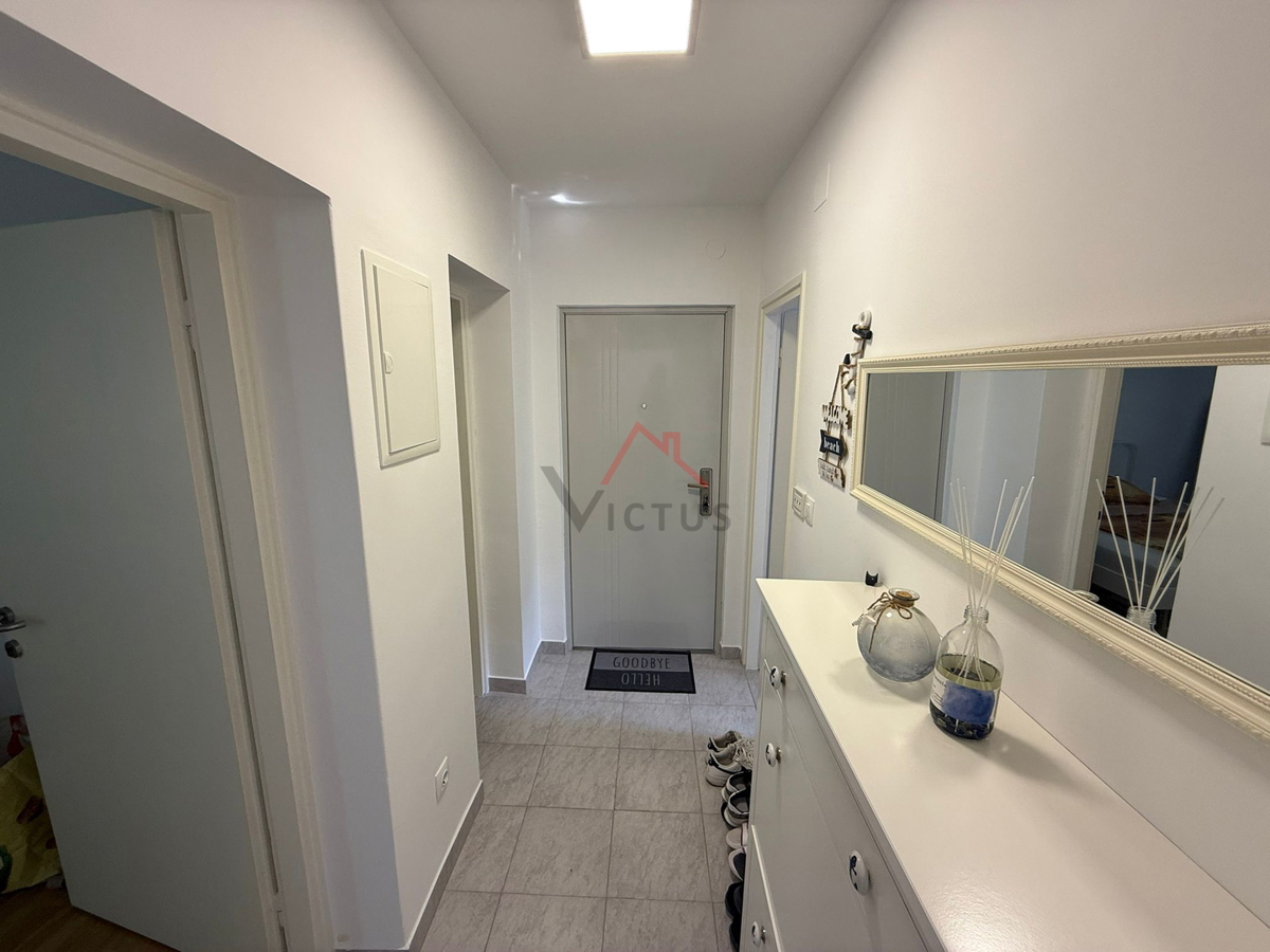 CRIKVENICA - 2S+DB, stanovanje s teraso, 53 m2