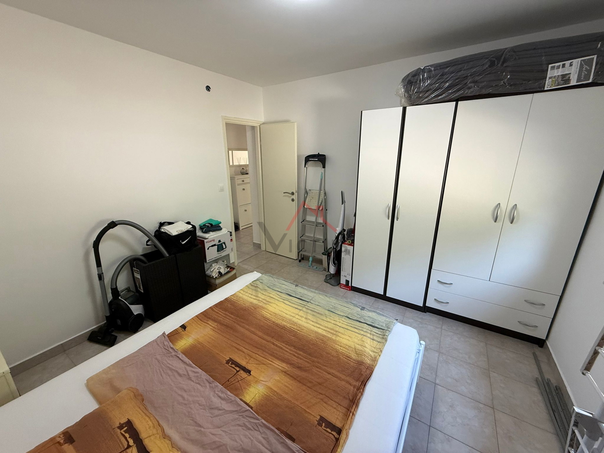 CRIKVENICA - 2S+DB, stanovanje s teraso, 53 m2