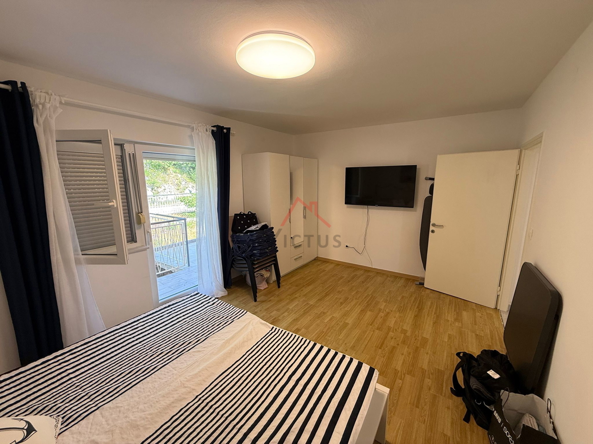 CRIKVENICA - 2S+DB, stanovanje s teraso, 53 m2