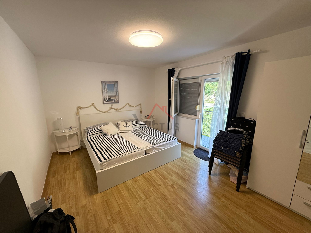 CRIKVENICA - 2S+DB, stanovanje s teraso, 53 m2