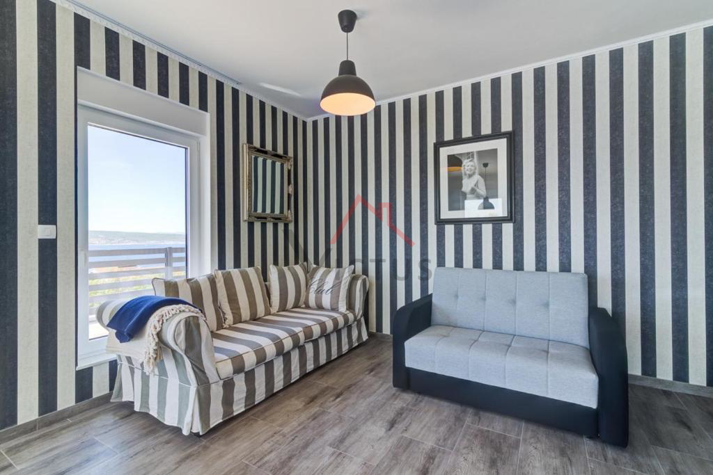 SELCE - Hiša s bazenom in panoramskim pogledom na morje